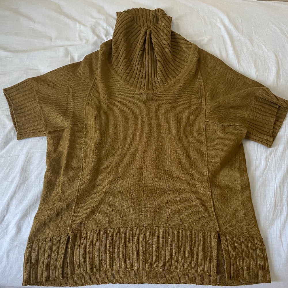 Ischiko Short-sleeve Sweater